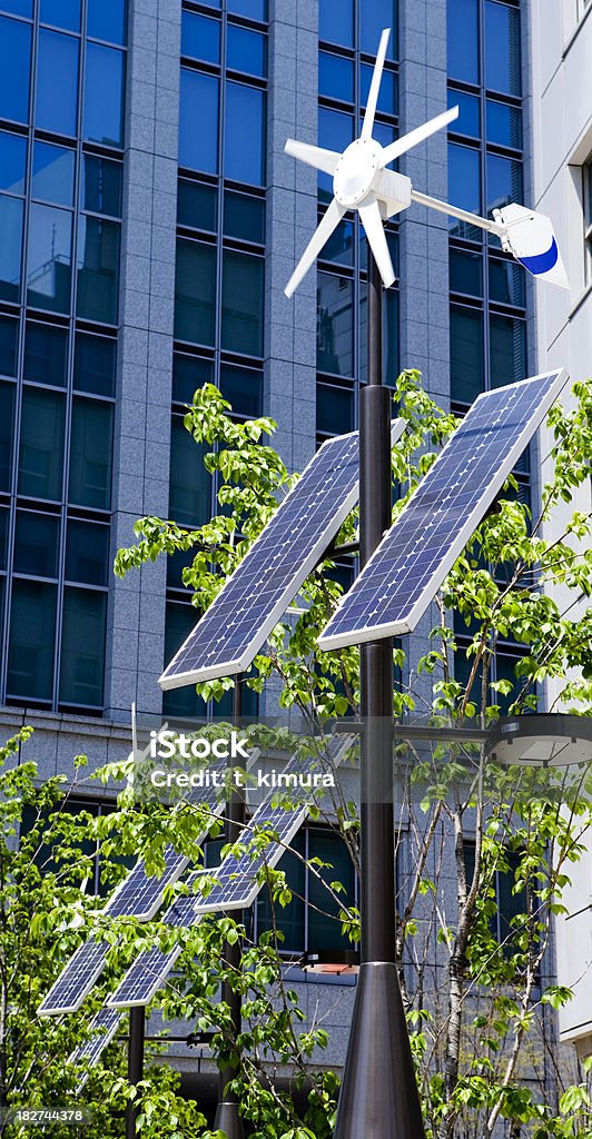 再生可能エネルギー - オフィスビルのロイヤリティフリーストックフォト