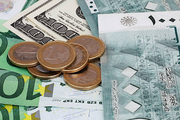 mundo moedas - one hundred dollar bill finance focus macro imagens e fotografias de stock