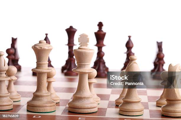 Шахматная Таблица — стоковые фотографии и другие картинки Шахматы - Шахматы, Иллюстрация, Начало