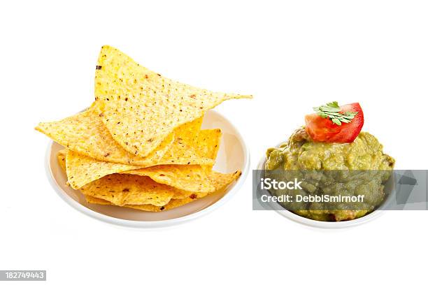 Trucioli E Guacamole - Fotografie stock e altre immagini di Avocado - Avocado, Bianco, Cibi e bevande