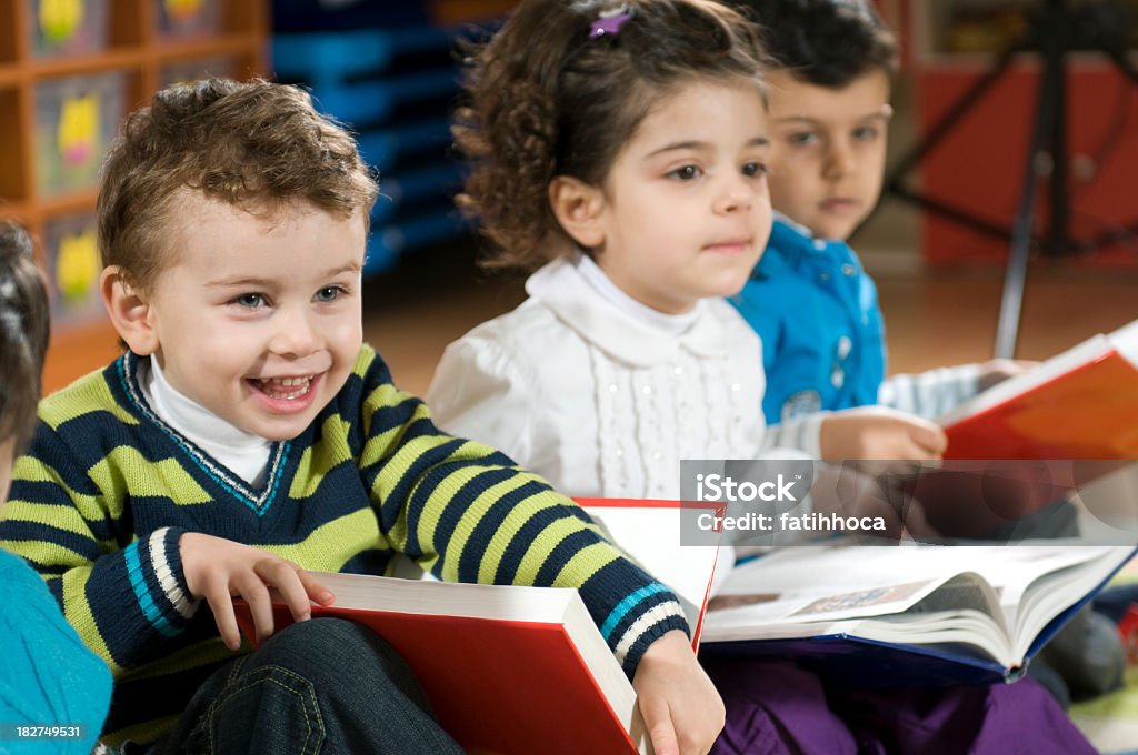 Bambini in età prescolastica - Foto stock royalty-free di 20-24 anni