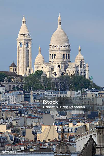 Basílica De Sacre Coeur Du Foto de stock y más banco de imágenes de Panorama urbano - Panorama urbano, París, Aire libre