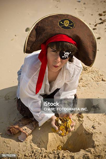 Pirata Dei Caraibi - Fotografie stock e altre immagini di Abbigliamento - Abbigliamento, Allegro, Avidità