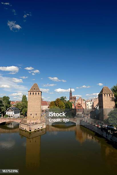 Vista Su Strasburgo - Fotografie stock e altre immagini di Strasburgo - Strasburgo, Cattedrale, Acqua