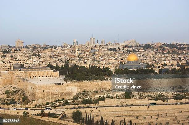 Vista Di Gerusalemme - Fotografie stock e altre immagini di Capitali internazionali - Capitali internazionali, Circondare, Cittadina