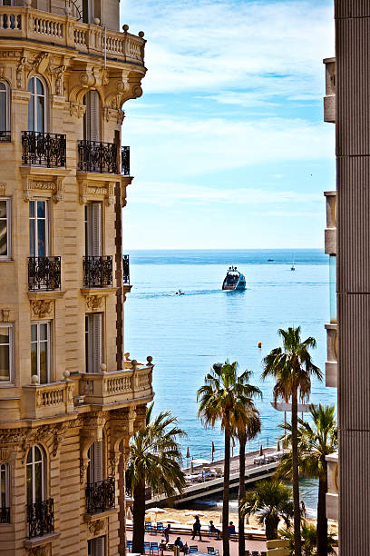 vue sur la méditerranée - cote d’azur photos et images de collection