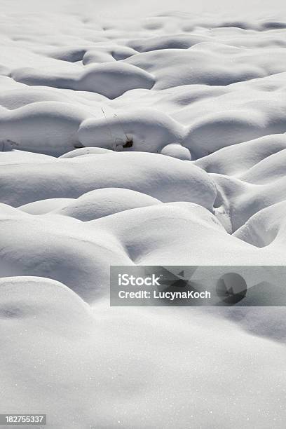 Snow Stockfoto und mehr Bilder von Abstrakt - Abstrakt, Anstrengung, Biegung