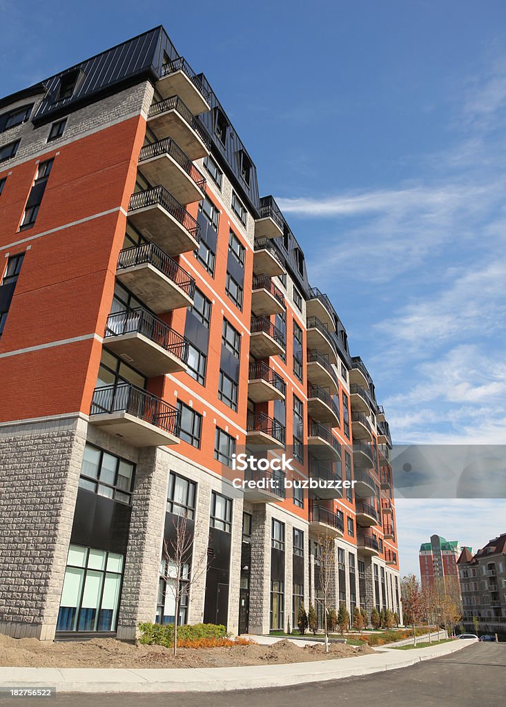 Modernes Apartment-Gebäude Außenansicht - Lizenzfrei Wohnung Stock-Foto