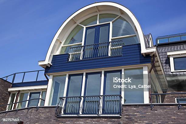 Neues Haus Stockfoto und mehr Bilder von Architektur - Architektur, Außenaufnahme von Gebäuden, Balkon