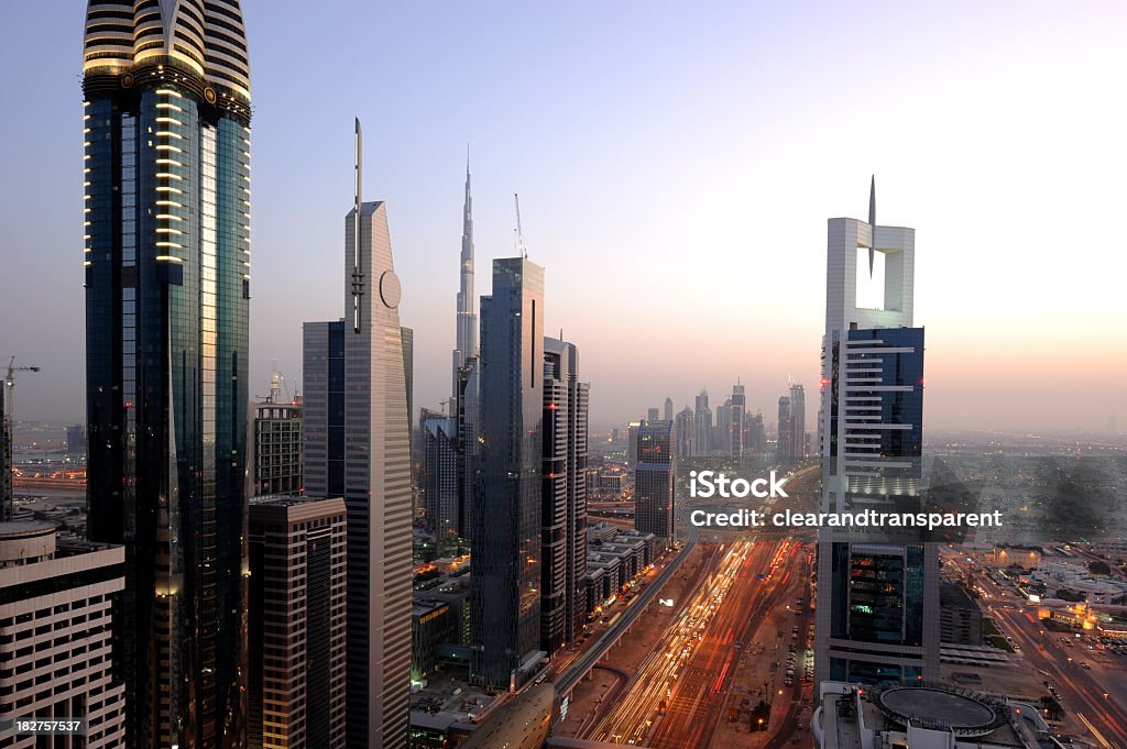 Dubai di notte - Foto stock royalty-free di Sheikh Zayed Road