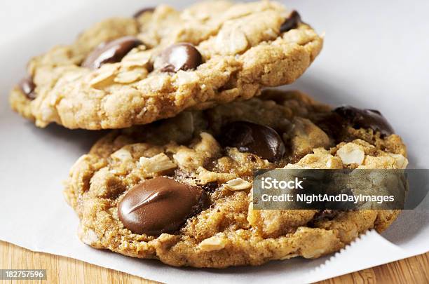 オートミールのチョコレートチップクッキー - オートミールのストックフォトや画像を多数ご用意 - オートミール, チョコレートチップクッキー, クッキー