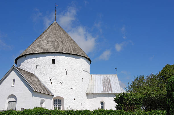 istock Round church - Nylars Kirke 182757662