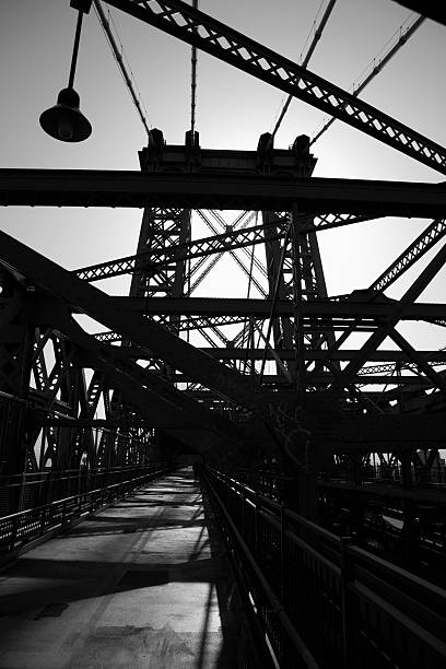 istock Williamsburg Bridge New York City Sunrise 182758171