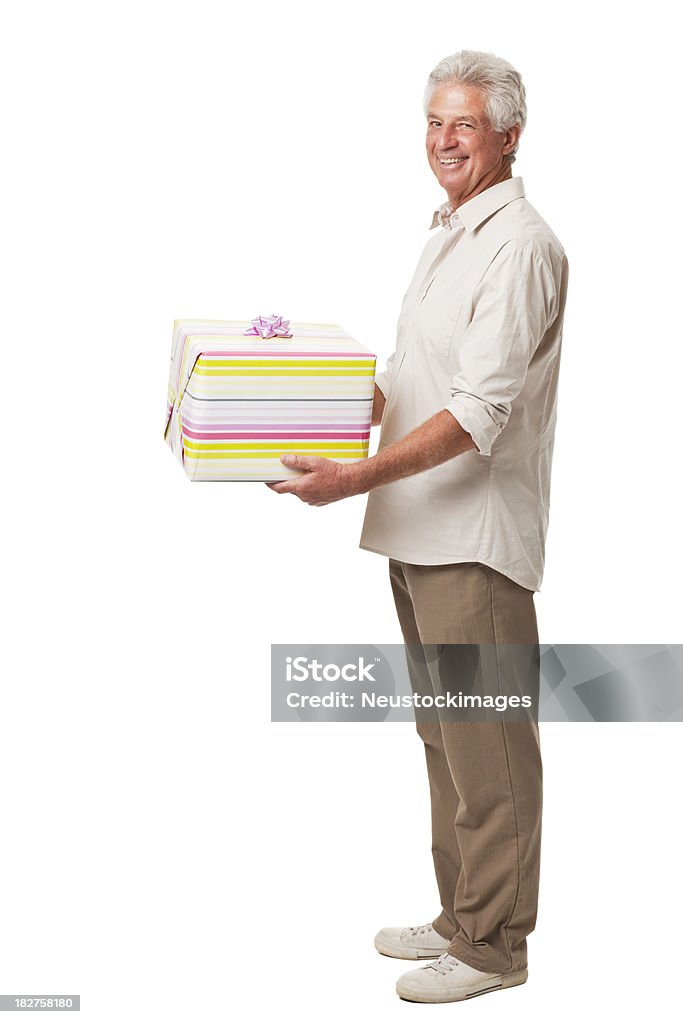 Homem sênior com presente Isolado no branco - Foto de stock de Aposentadoria royalty-free