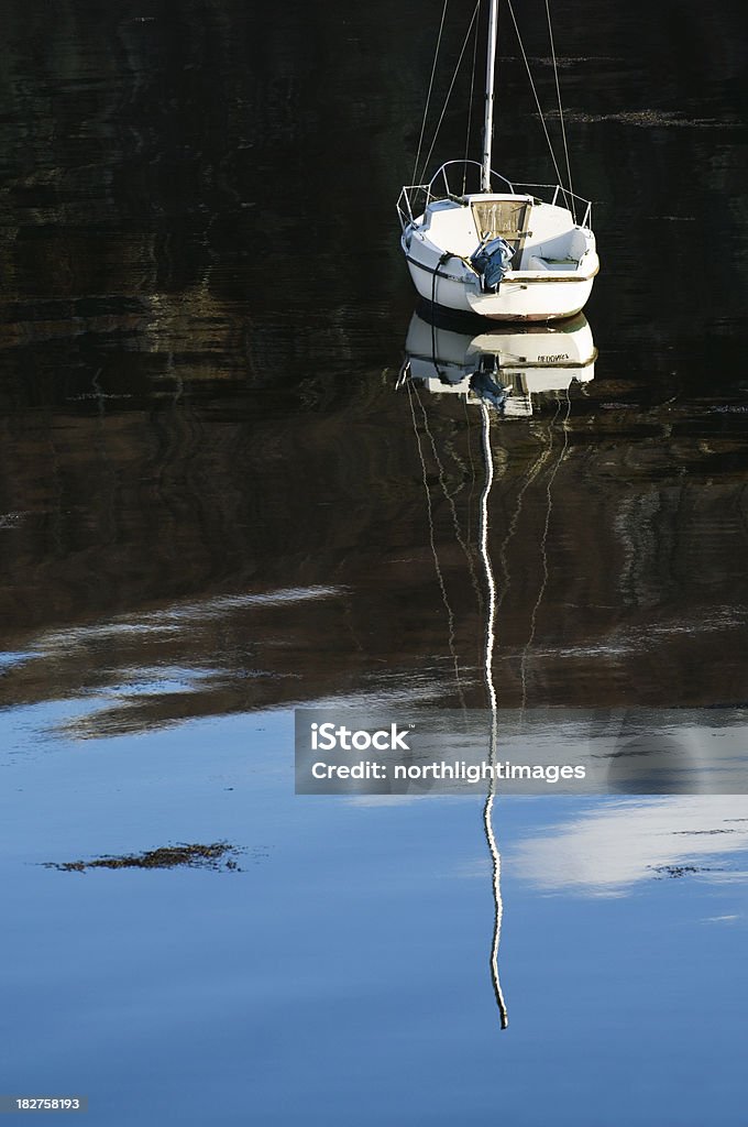 Один Яхта - Стоковые фото Без людей роялти-фри