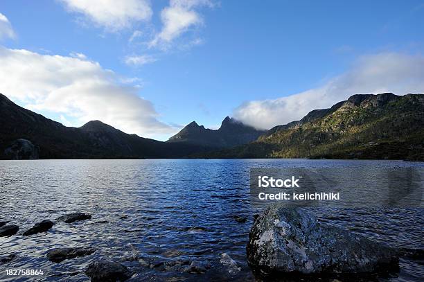 Berg Cradle Mountain Stockfoto und mehr Bilder von Abenddämmerung - Abenddämmerung, Abenteuer, Australien