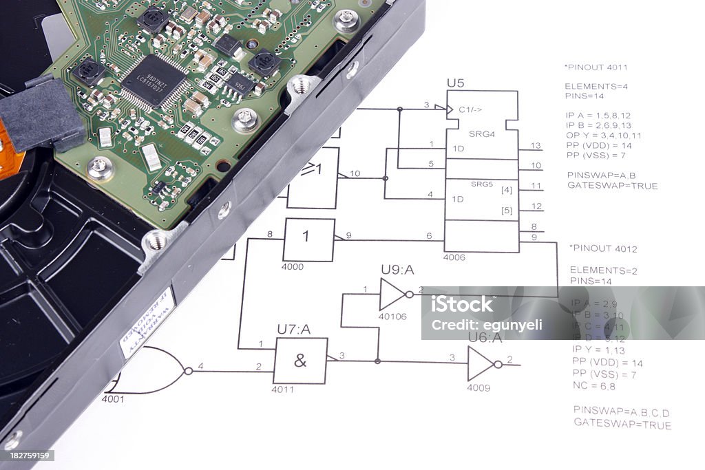 Electrónica esquemático e disco rígido - Royalty-free Branco Foto de stock