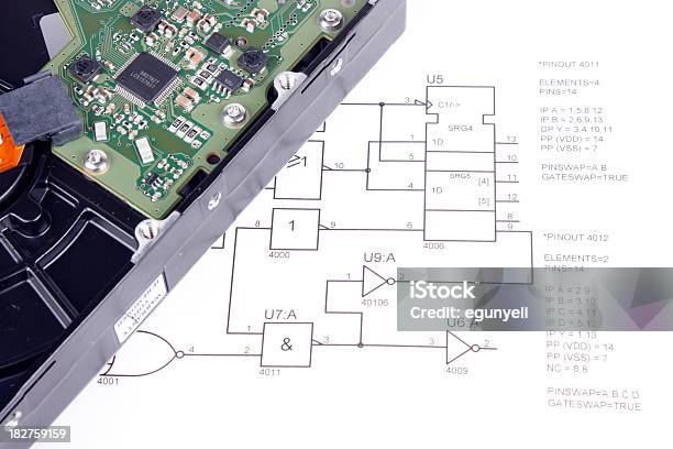 Electrónica Esquemático E Disco Rígido - Fotografias de stock e mais imagens de Branco - Branco, Breaking New Ground - Expressão anglo-saxônica, Cabeça de Leitura/Escrita