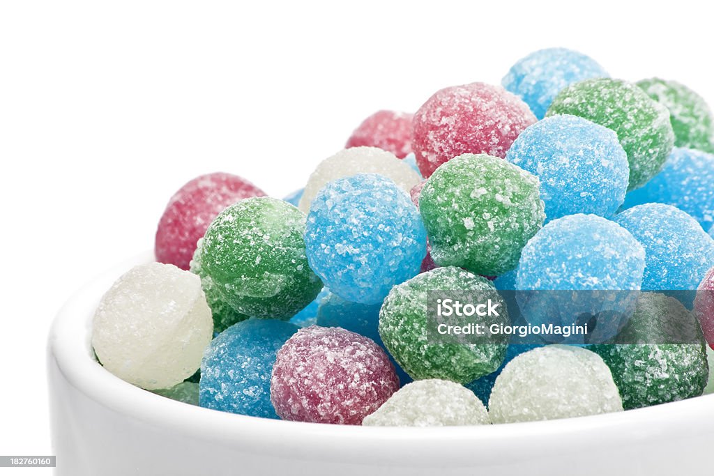 Bonbons de sucre Candy balles sur bol en céramique - Photo de Achards libre de droits