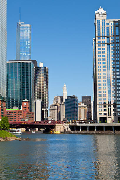 istock Chicago River and skyscrapers 182760327