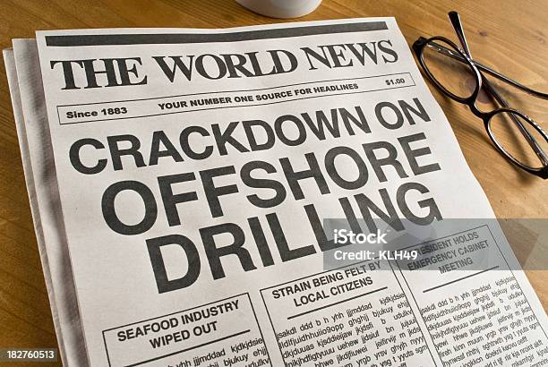 The World News Headline O Offshore Wiercenia - zdjęcia stockowe i więcej obrazów Biznes - Biznes, Fotografika, Horyzontalny