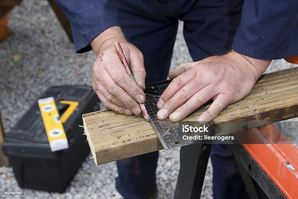 Legno fai da te-Marking - Foto stock royalty-free di Adulto