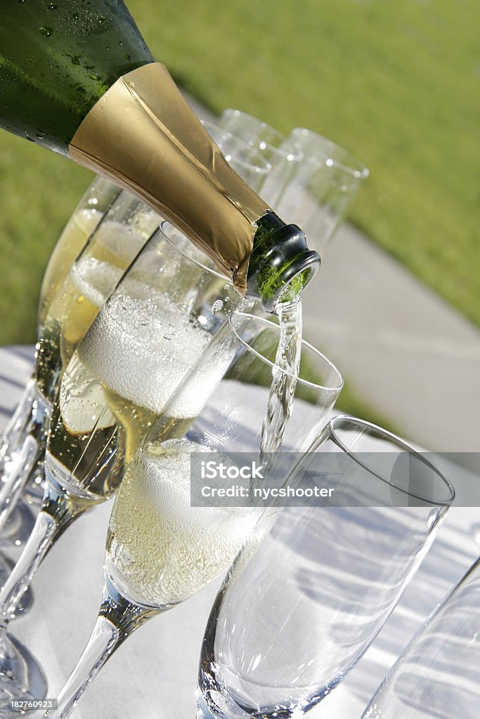 Brinde de champanhe - Foto de stock de Alta Sociedade royalty-free