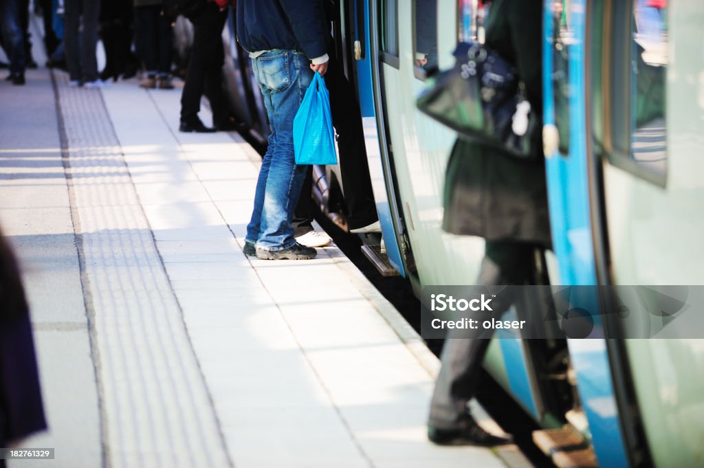 Trem de passageiros introduzir transporte de passageiros - Royalty-free Aberto Foto de stock