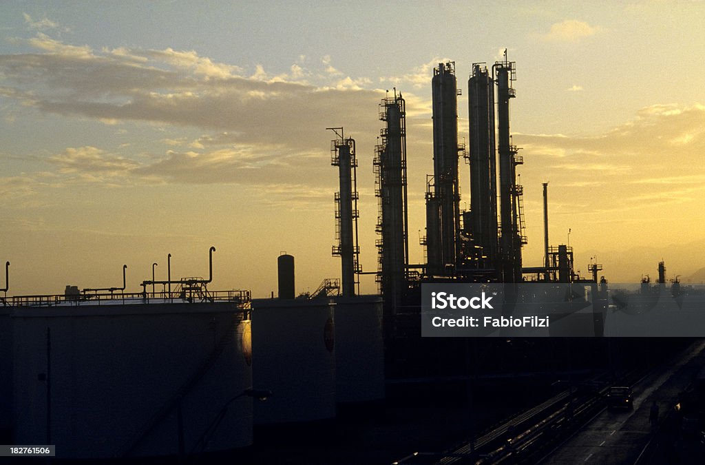 Raffinerie au coucher du soleil - Photo de Acier libre de droits