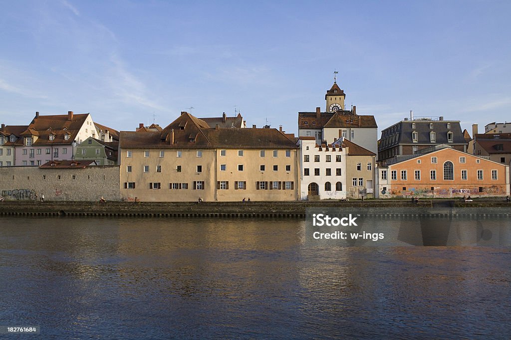 Regensburg wieczorem - Zbiór zdjęć royalty-free (Brzeg rzeki)