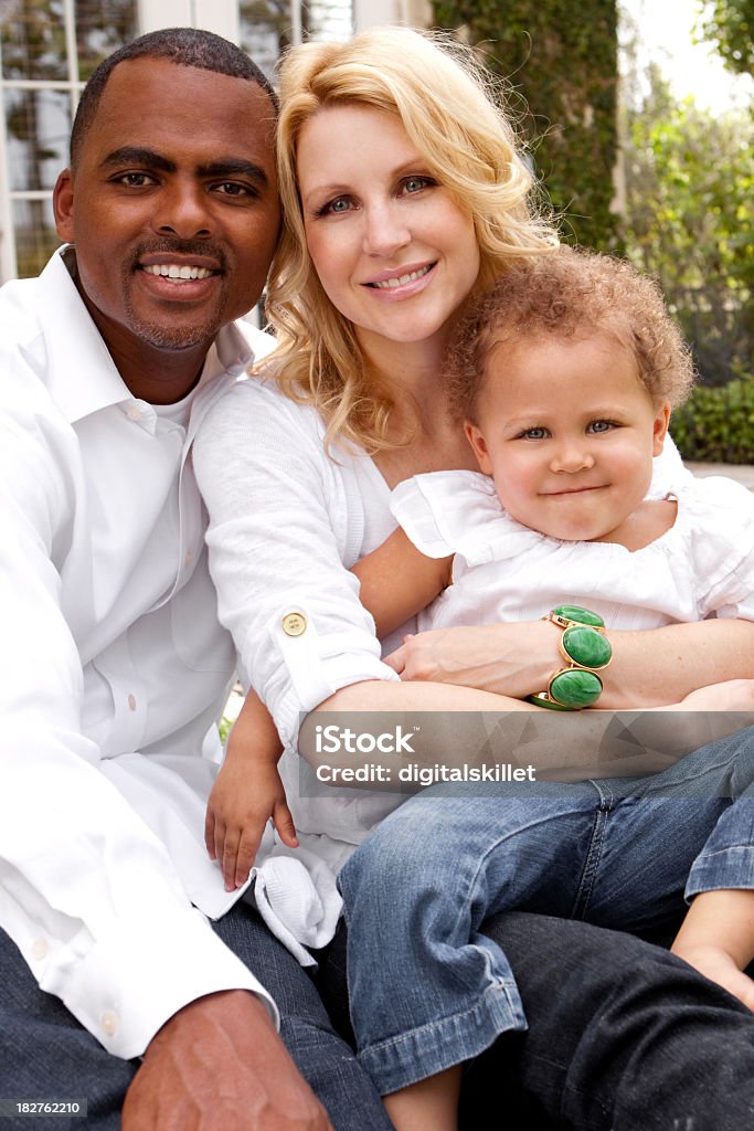 Bella famiglia diversificata - Foto stock royalty-free di Afro-americano
