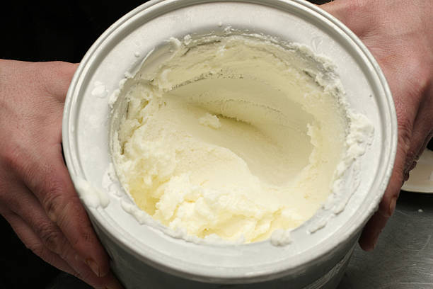 sorvete de baunilha - ice cream vanilla ice cream bowl white - fotografias e filmes do acervo