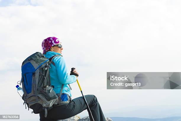 トップに - ハイキングのストックフォトや画像を多数ご用意 - ハイキング, 女性, 女性一人