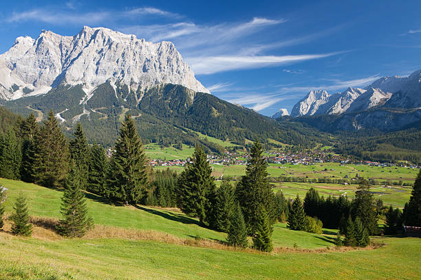 lato łąka w pobliżu lermoos - zugspitze mountain mountain tirol european alps zdjęcia i obrazy z banku zdjęć
