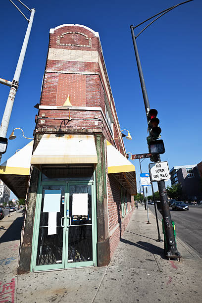 istock Corner Shop in Avondale, Chicago 182765575