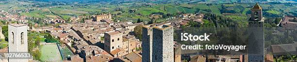 Towers Of San Gimignano Berühmte Mittelalterliche Dorf Panorama Der Toskana Italien Stockfoto und mehr Bilder von Alt