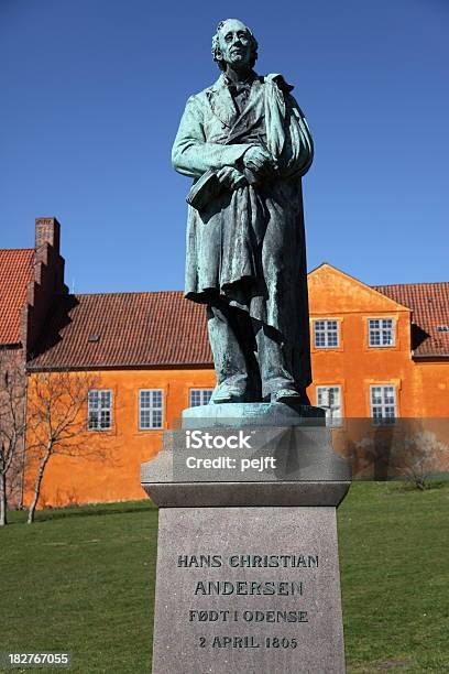 Hans Christian Andersen Nella Sua Città Di Odense - Fotografie stock e altre immagini di Composizione verticale - Composizione verticale, Hans Christian Andersen, Odensa