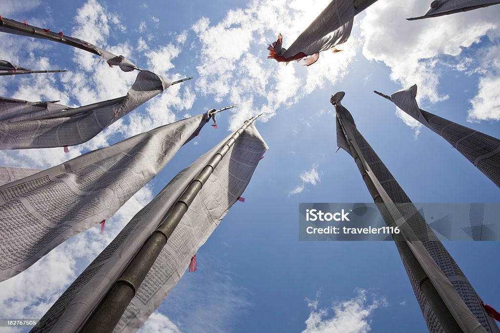 Tibetano oración Flags - Foto de stock de Azul libre de derechos