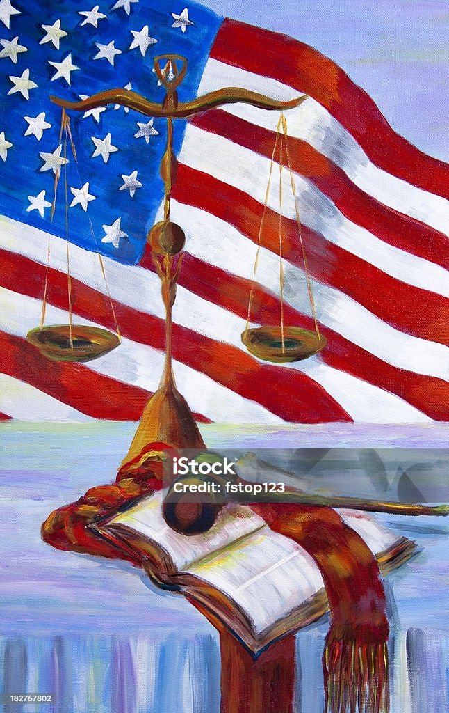 Aprire la Bibbia, Martelletto del moderatore e scale di giustizia con bandiera americana. - Illustrazione stock royalty-free di Bilancia della Giustizia