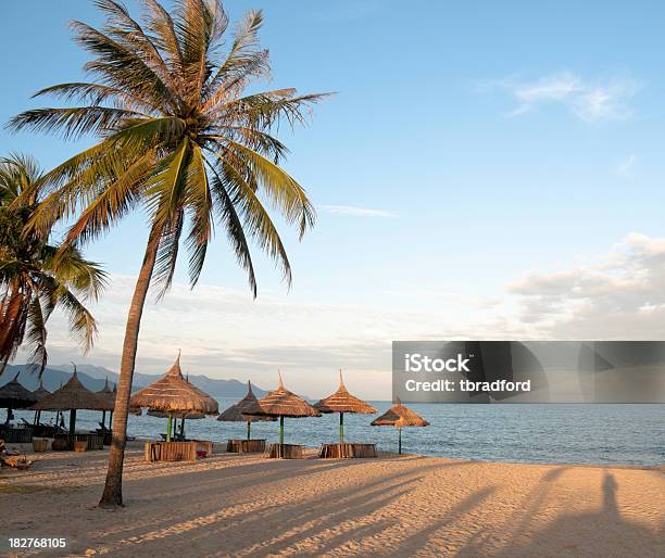 Photo libre de droit de Plage Tropicale Idyllique Au Vietnam banque d'images et plus d'images libres de droit de Asie - Asie, Asie du Sud-Est, Camp de vacances