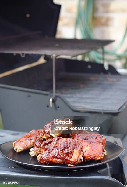 Photo libre de droit de Après Le Grill banque d'images et plus d'images libres de droit de Aliment - Aliment, Aliment grillé au charbon de bois, Aliments et boissons