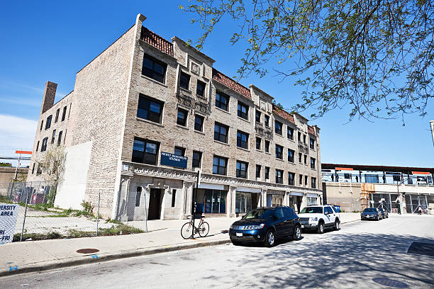 istock Shops in Rogers Park, Chicago 182769342