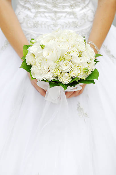 istock Young bride holding a bouquet 182769661