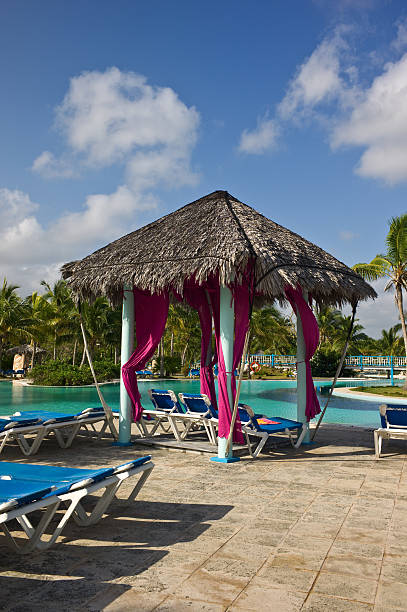 カリブ海のリゾート - tourist resort apartment swimming pool caribbean ストックフォトと画像