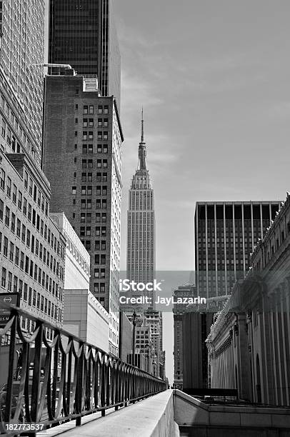 New York In Bianco E Nero Empire State Buildingvista - Fotografie stock e altre immagini di Caratteristica architettonica