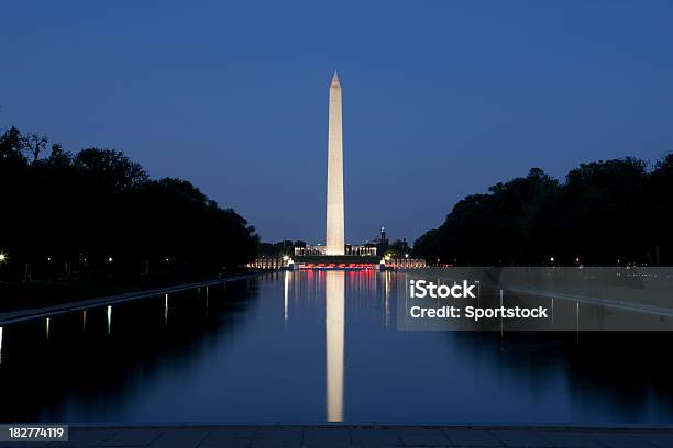 Monumento A Washington E Piscina Riflettente - Fotografie stock e altre immagini di Monumento a Washington - Washington DC - Monumento a Washington - Washington DC, Notte, Washington DC