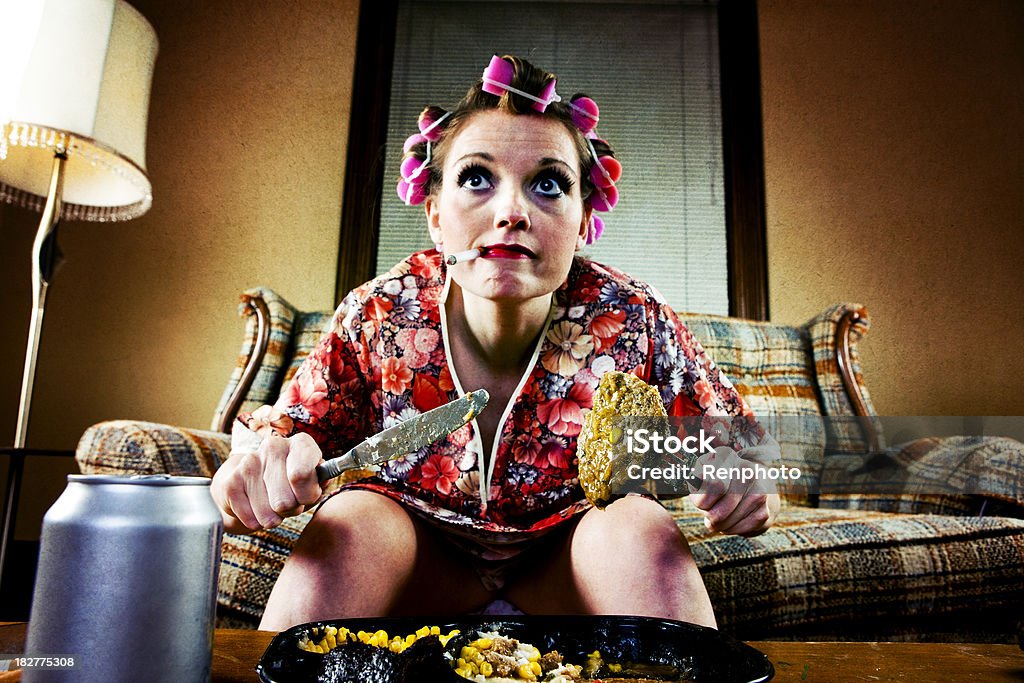Branco lixo série: Mulher comer Comida congelada - Royalty-free Comer Foto de stock