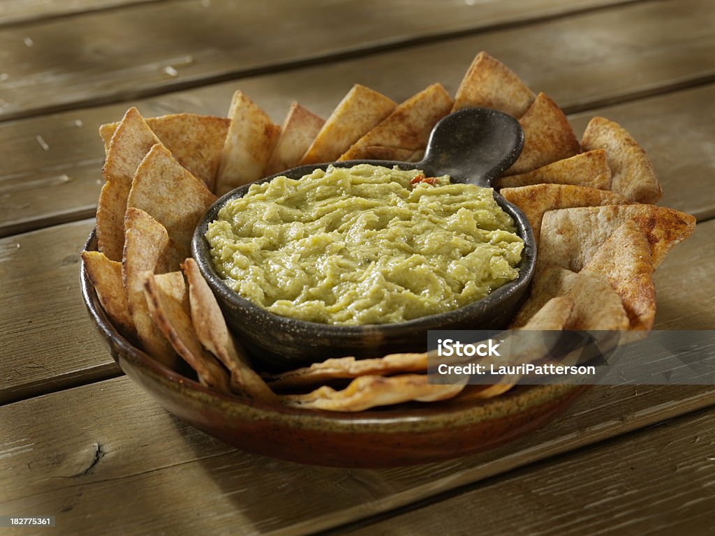 Artichaut et de pois chiches houmous avec du pain Pita - Photo de Artichaut libre de droits