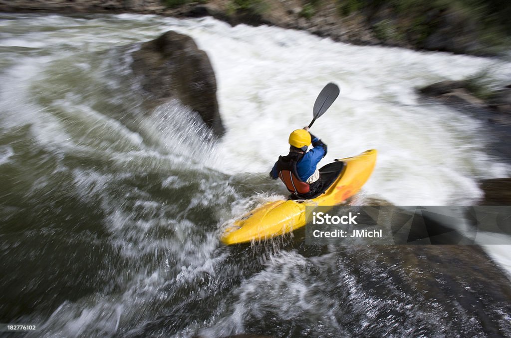 White Water kayak - Foto stock royalty-free di Kayaking