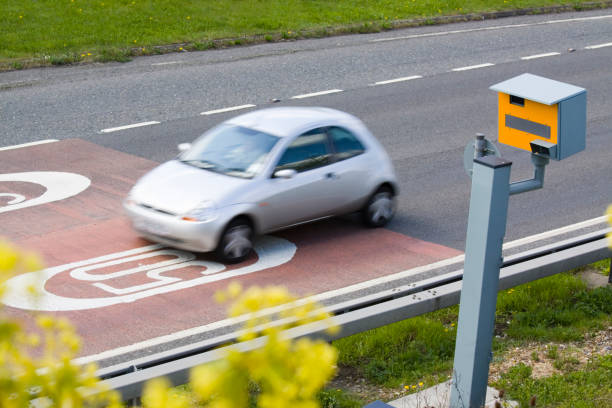 brytanii szybkości kamery - crash barrier obrazy zdjęcia i obrazy z banku zdjęć